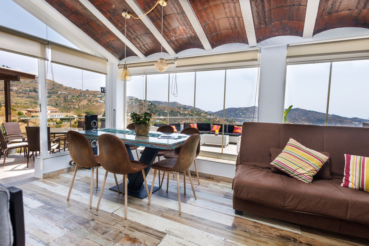 Te koop Vrijstaande Villa Costa Del Sol Sayalonga € 260.000,-