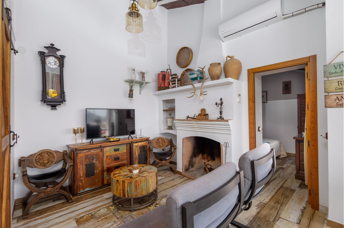 Te koop Vrijstaande Villa Costa Del Sol Sayalonga € 260.000,-