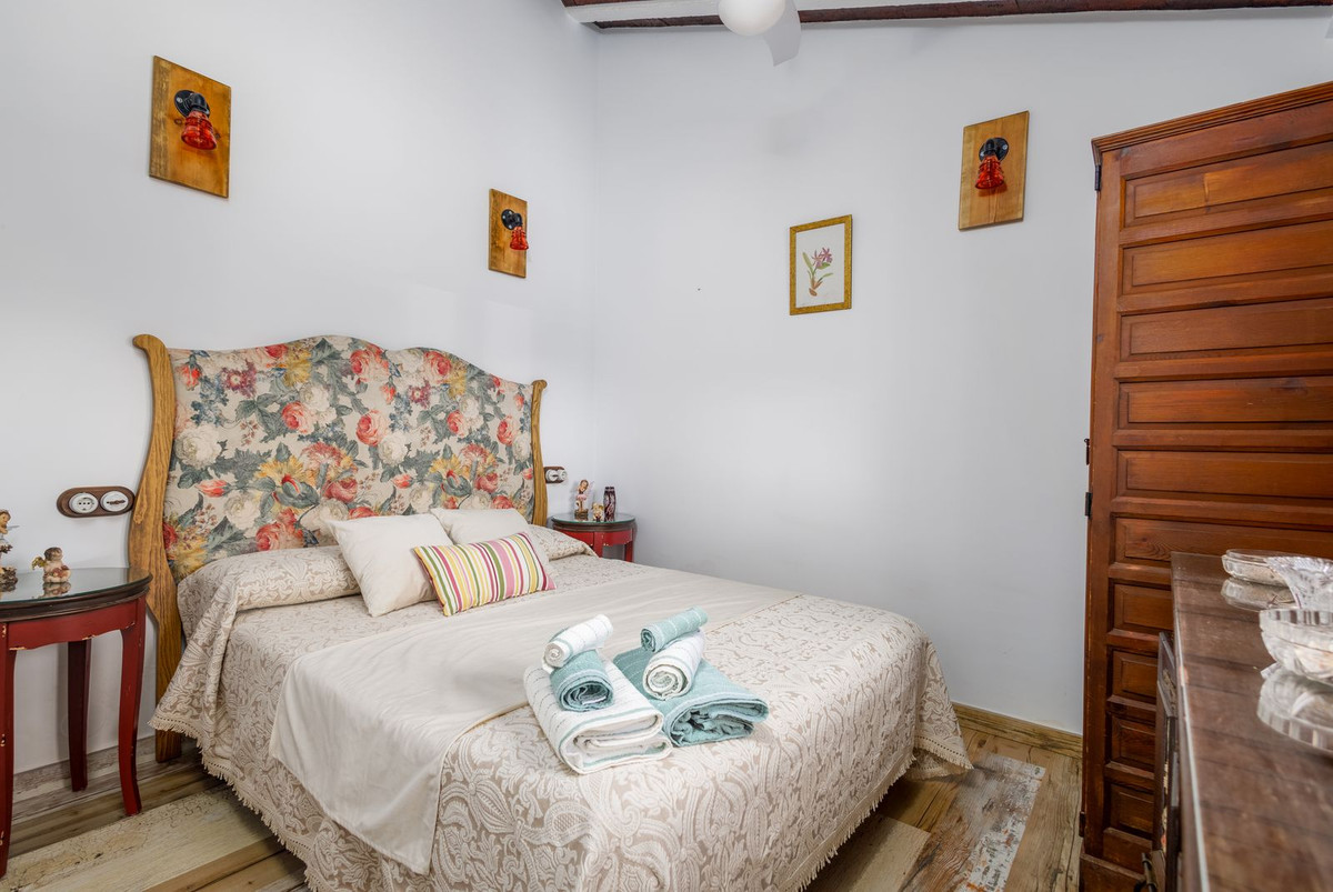 Te koop Vrijstaande Villa Costa Del Sol Sayalonga € 260.000,-