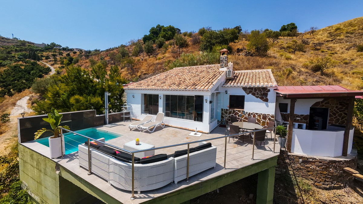 Te koop Vrijstaande Villa Costa Del Sol Sayalonga € 260.000,-