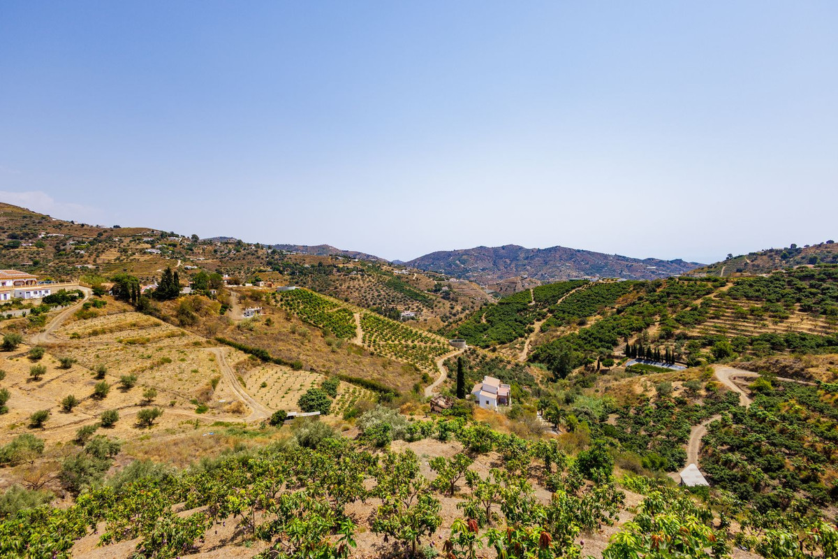 Te koop Vrijstaande Villa Costa Del Sol Sayalonga € 260.000,-