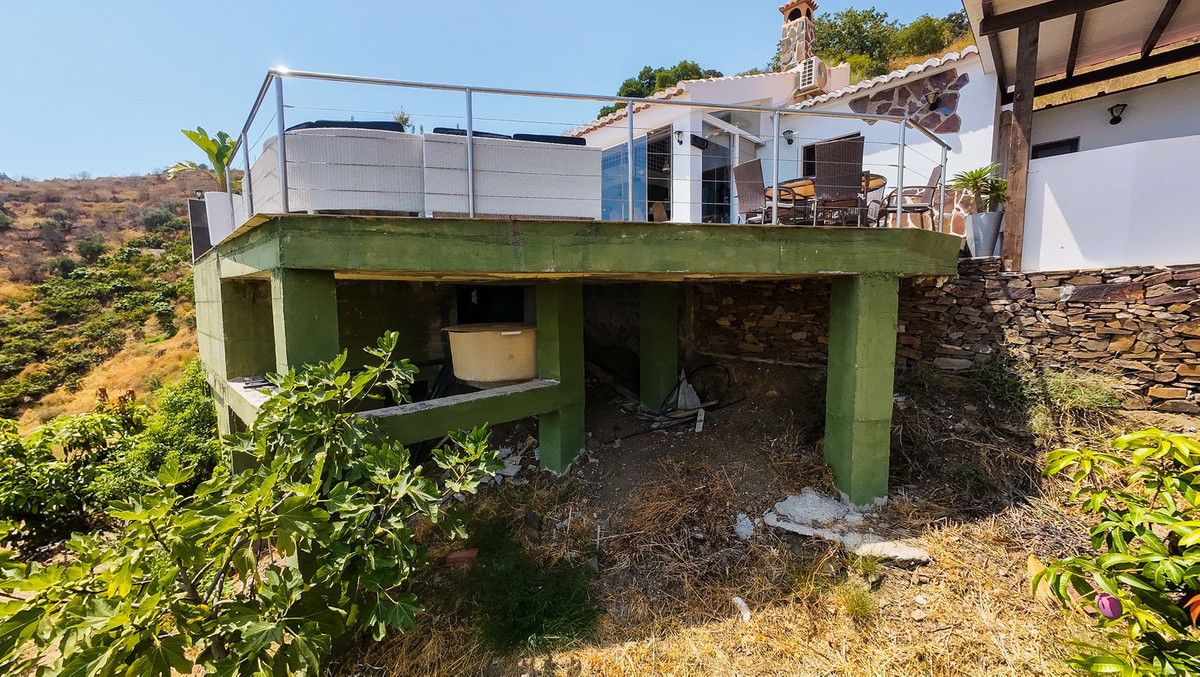 Te koop Vrijstaande Villa Costa Del Sol Sayalonga € 260.000,-