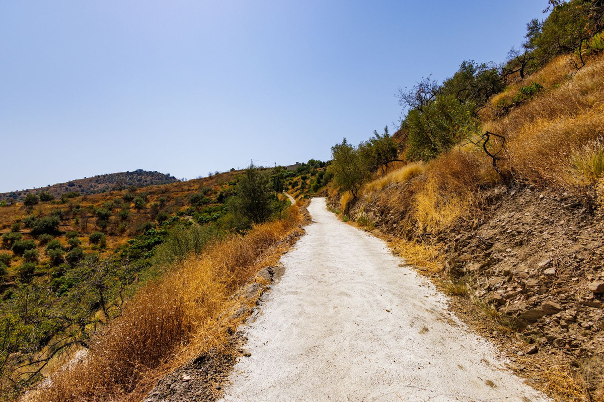 Te koop Vrijstaande Villa Costa Del Sol Sayalonga € 260.000,-