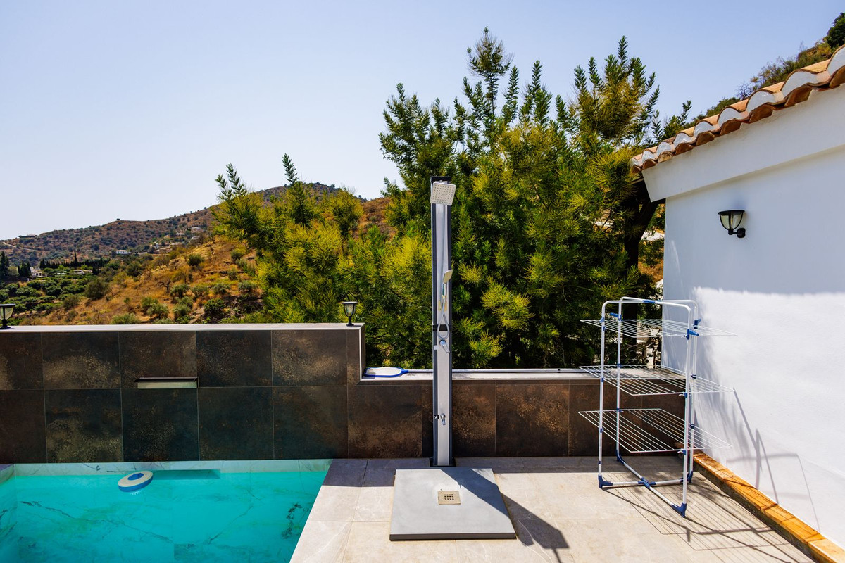 Te koop Vrijstaande Villa Costa Del Sol Sayalonga € 260.000,-