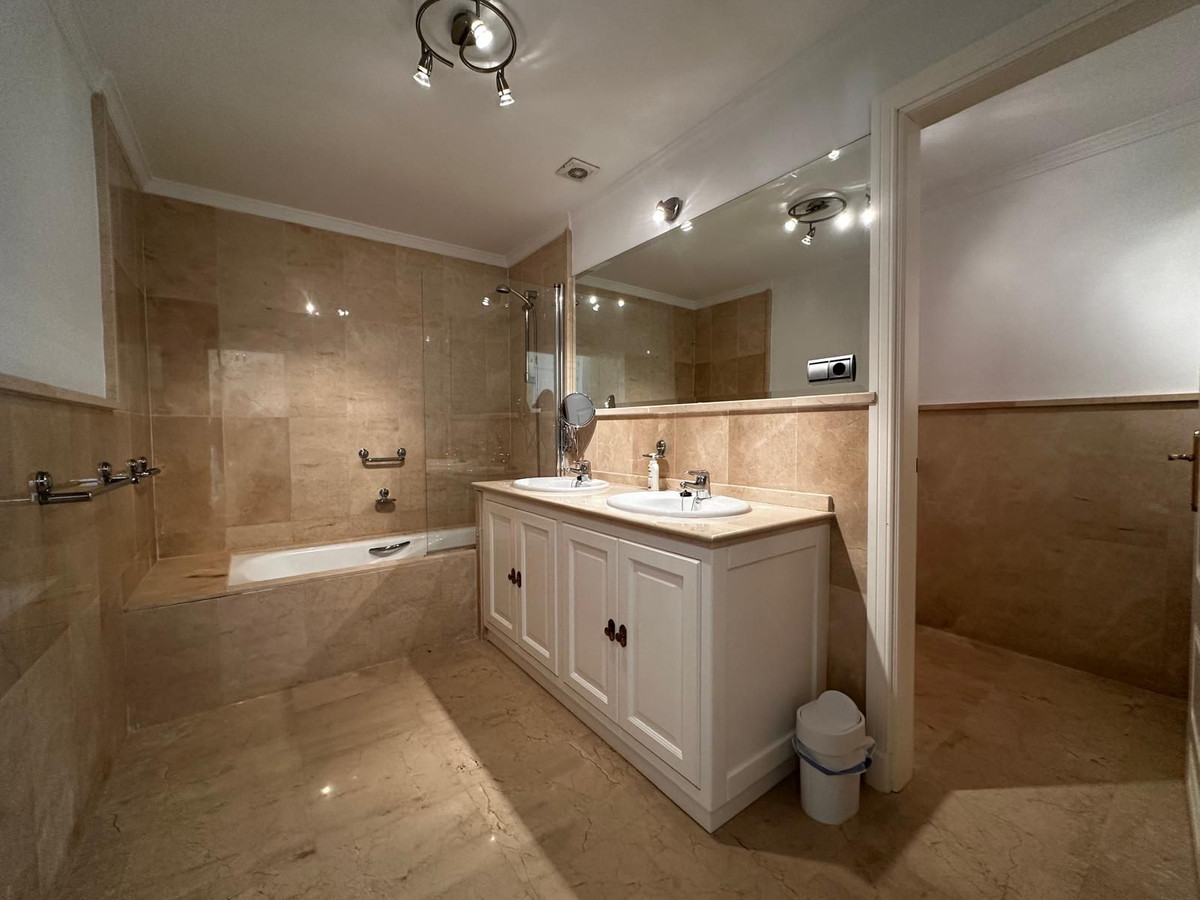 Te koop Vrijstaande Villa Costa Del Sol Calahonda € 1.200.000,-