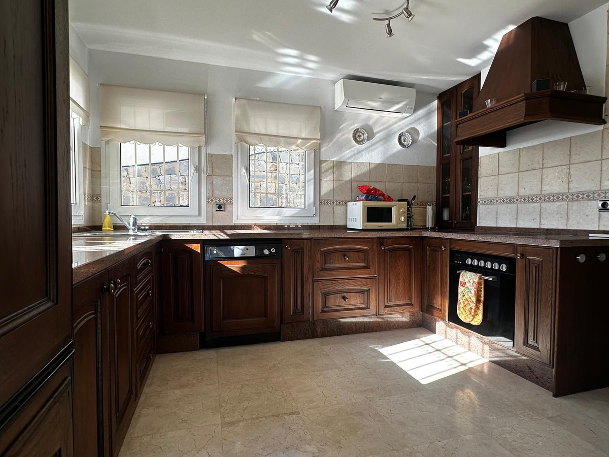 Te koop Vrijstaande Villa Costa Del Sol Calahonda € 1.200.000,-