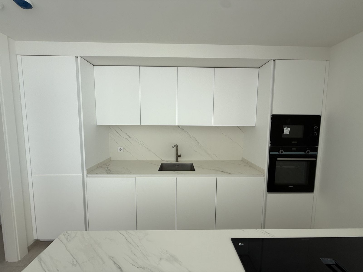 Te koop Middle Floor Apartment Costa Del Sol La Quinta € 1.950.000,-