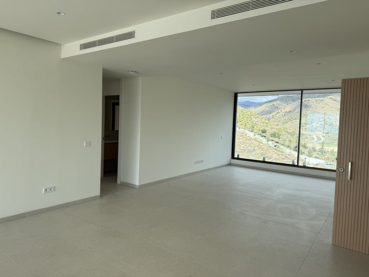 Te koop Middle Floor Apartment Costa Del Sol La Quinta € 1.950.000,-