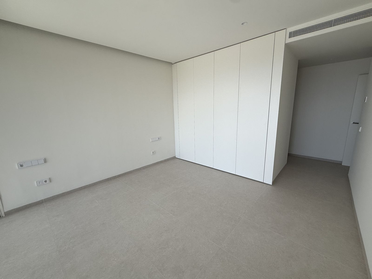 Te koop Middle Floor Apartment Costa Del Sol La Quinta € 1.950.000,-