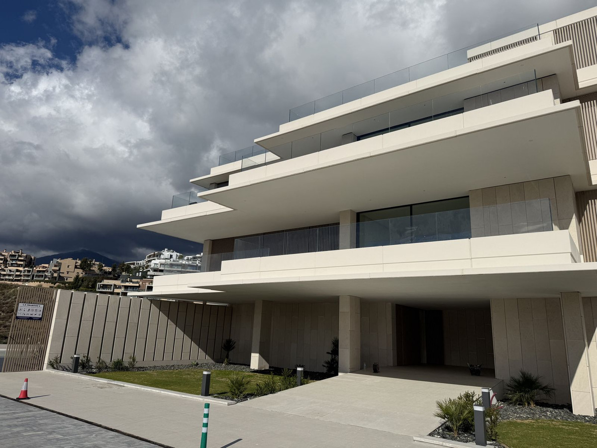 Te koop Middle Floor Apartment Costa Del Sol La Quinta € 1.950.000,-