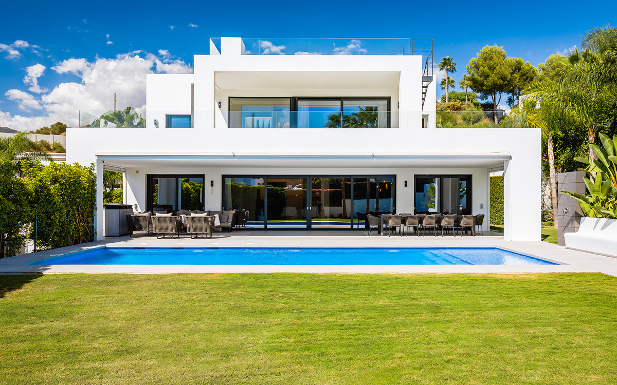 Te koop Vrijstaande Villa Costa Del Sol Nueva Andalucía € 4.200.000,-