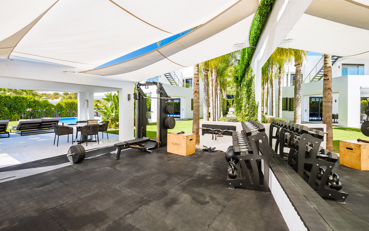 Te koop Vrijstaande Villa Costa Del Sol Nueva Andalucía € 4.200.000,-