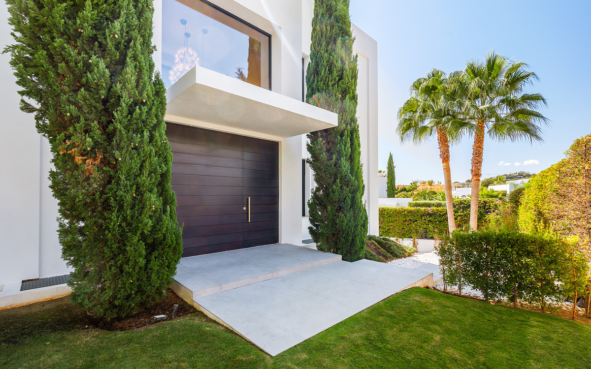 Te koop Vrijstaande Villa Costa Del Sol Nueva Andalucía € 4.200.000,-
