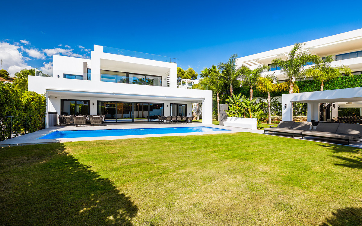 Te koop Vrijstaande Villa Costa Del Sol Nueva Andalucía € 4.200.000,-
