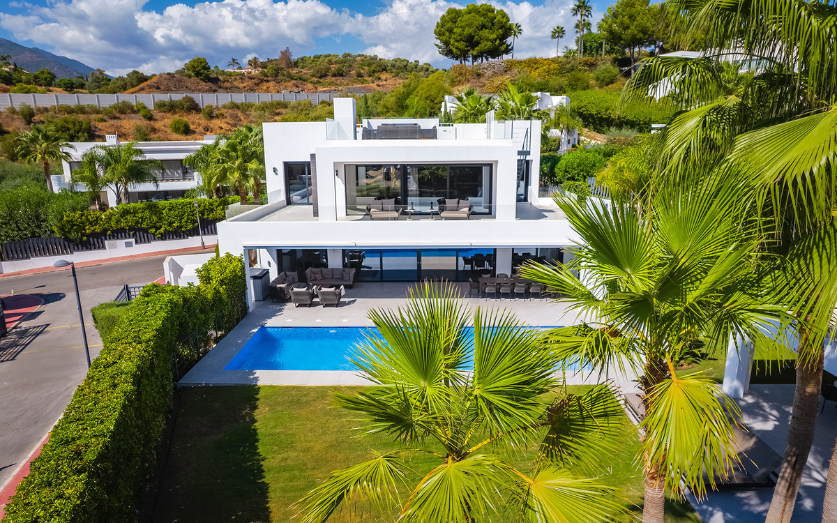 Te koop Vrijstaande Villa Costa Del Sol Nueva Andalucía € 4.200.000,-