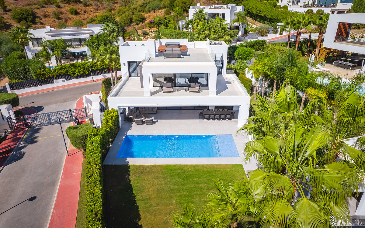 Te koop Vrijstaande Villa Costa Del Sol Nueva Andalucía € 4.200.000,-