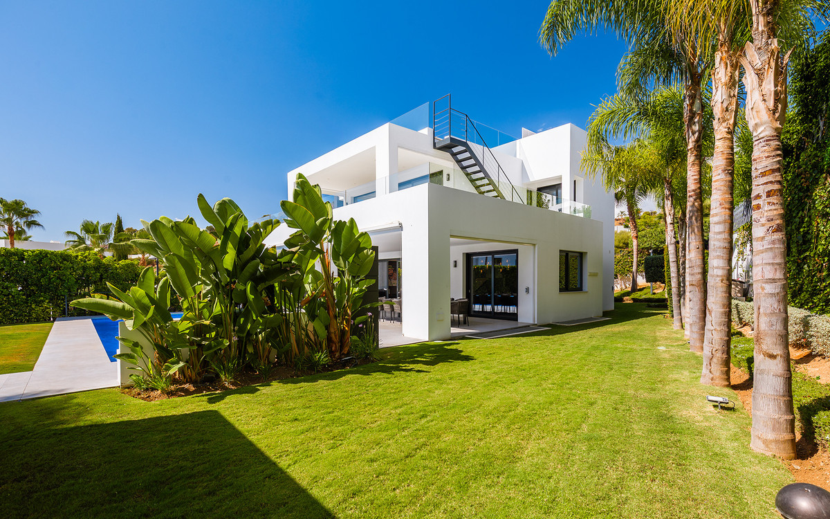Te koop Vrijstaande Villa Costa Del Sol Nueva Andalucía € 4.200.000,-