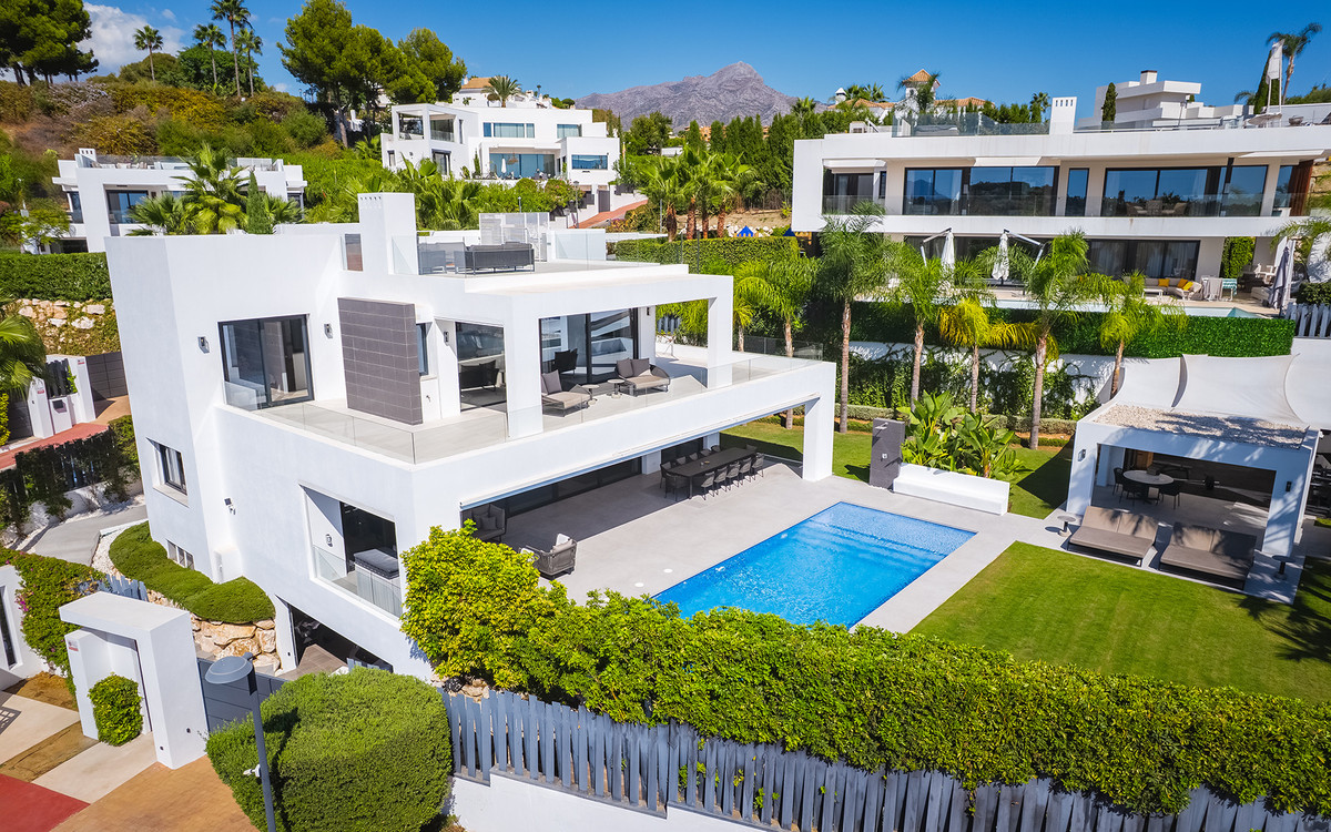Te koop Vrijstaande Villa Costa Del Sol Nueva Andalucía € 4.200.000,-