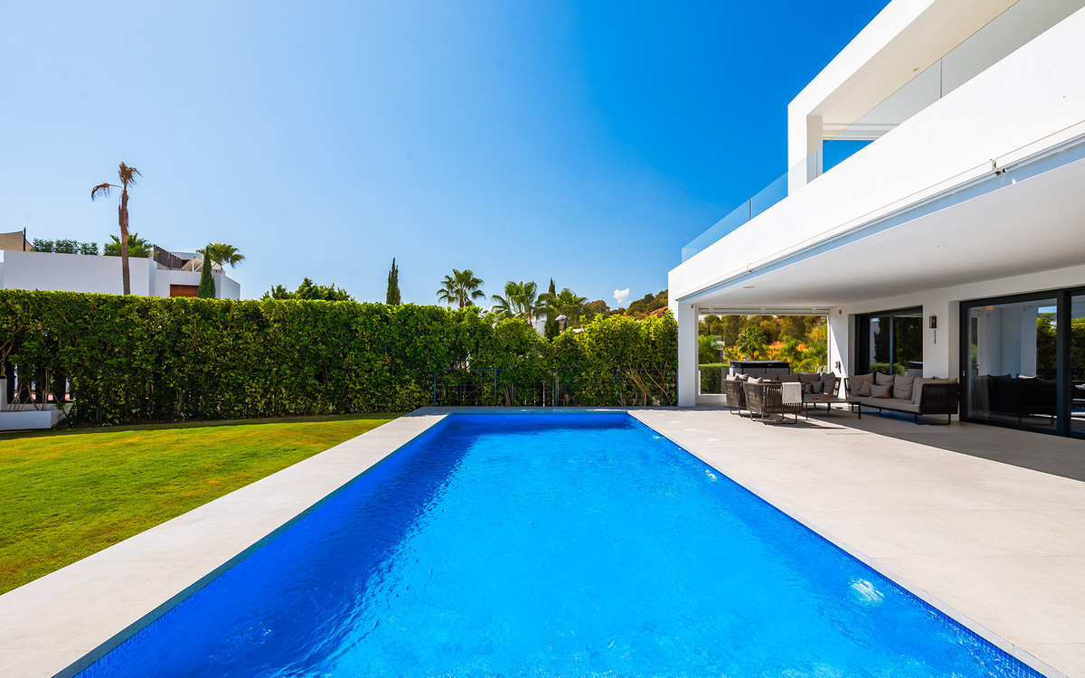 Te koop Vrijstaande Villa Costa Del Sol Nueva Andalucía € 4.200.000,-