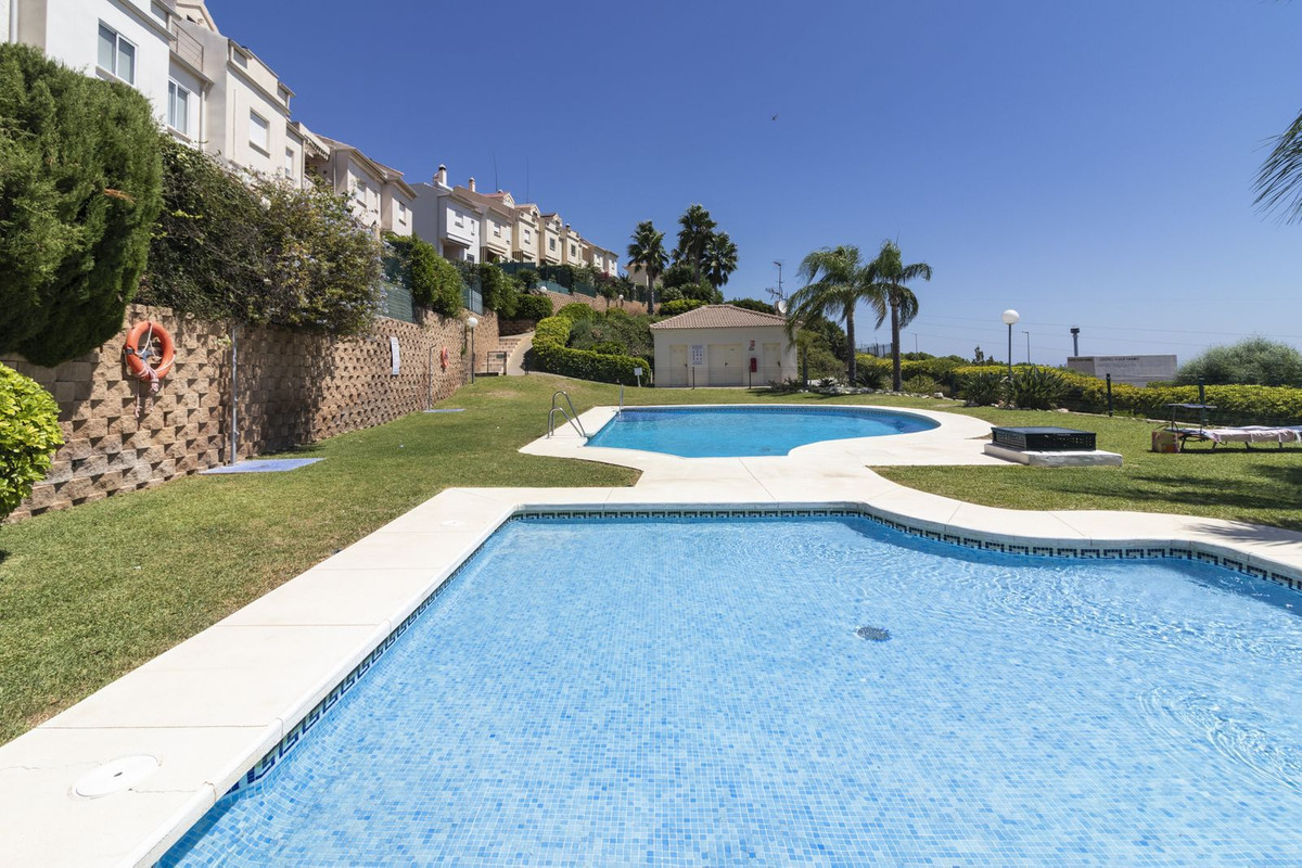 Te koop Middle Floor Apartment Costa Del Sol Benalmadena € 455.000,-