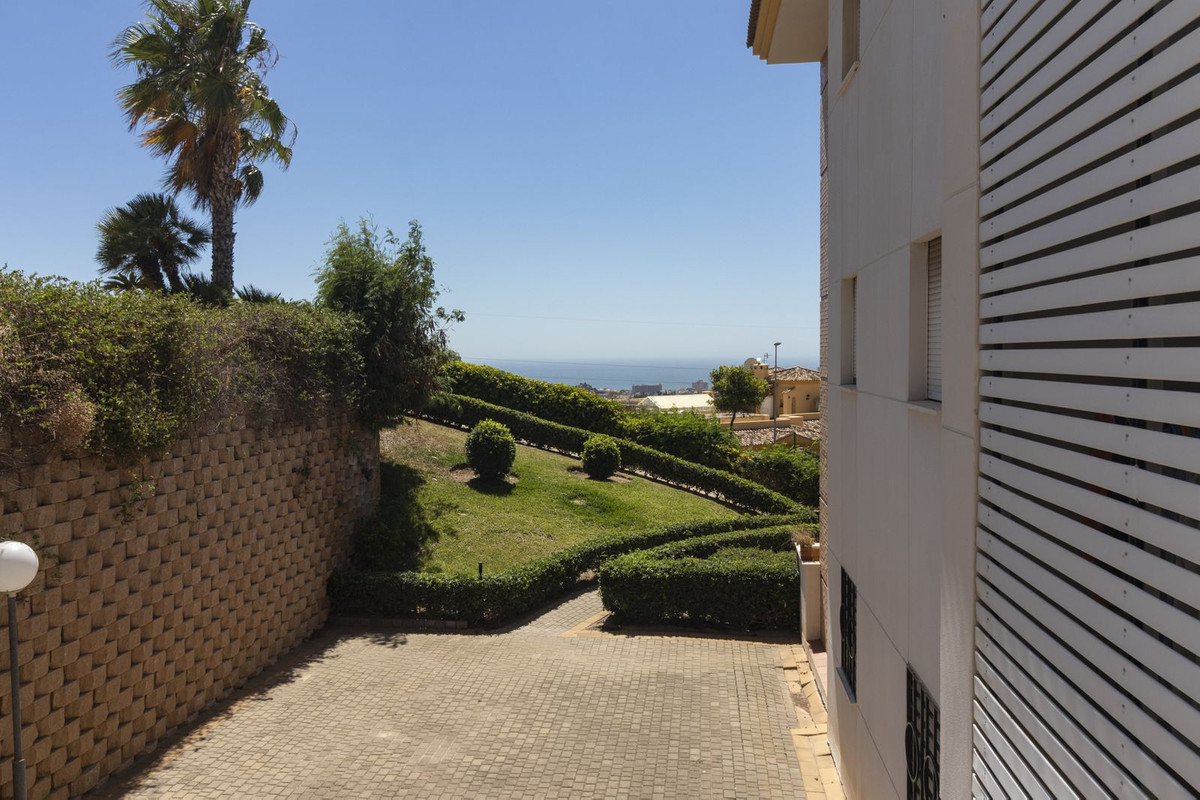 Te koop Middle Floor Apartment Costa Del Sol Benalmadena € 455.000,-