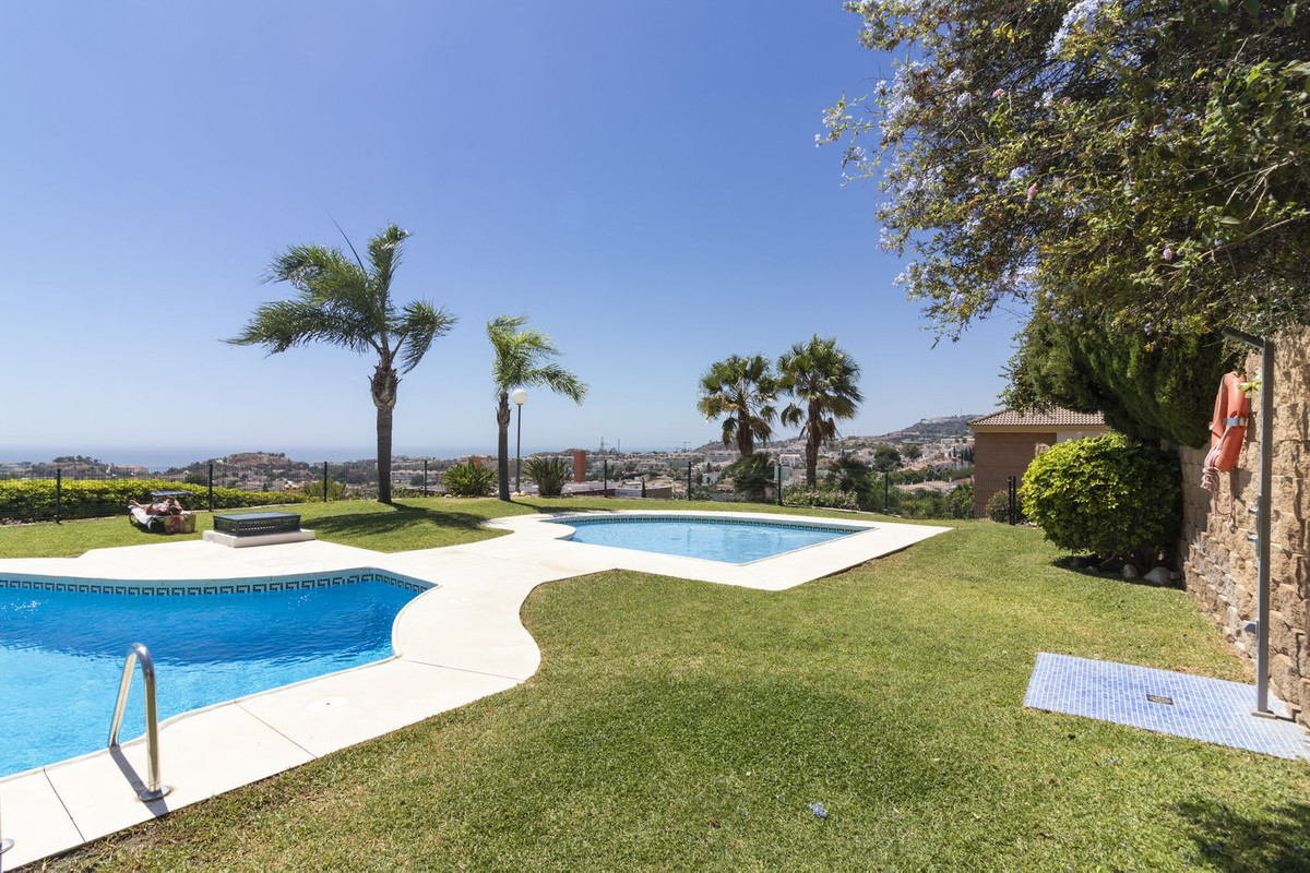 Te koop Middle Floor Apartment Costa Del Sol Benalmadena € 455.000,-