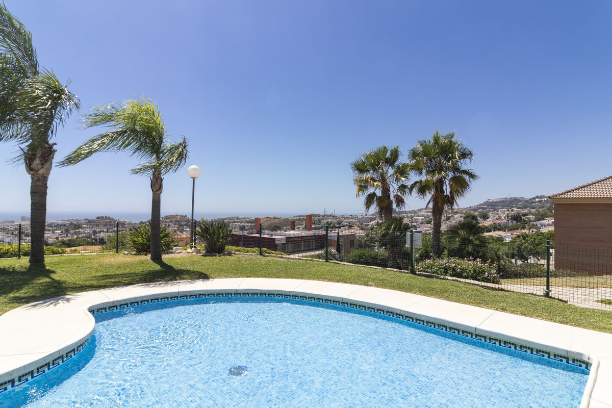 Te koop Middle Floor Apartment Costa Del Sol Benalmadena € 455.000,-