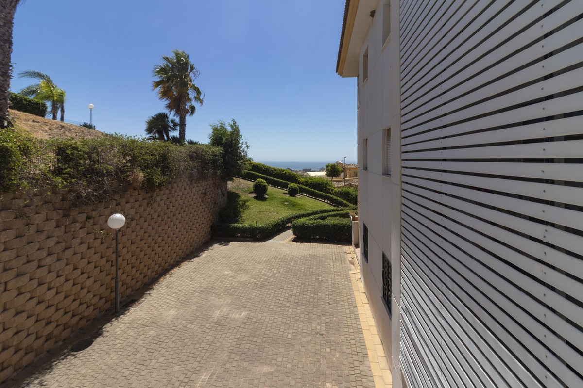 Te koop Middle Floor Apartment Costa Del Sol Benalmadena € 455.000,-