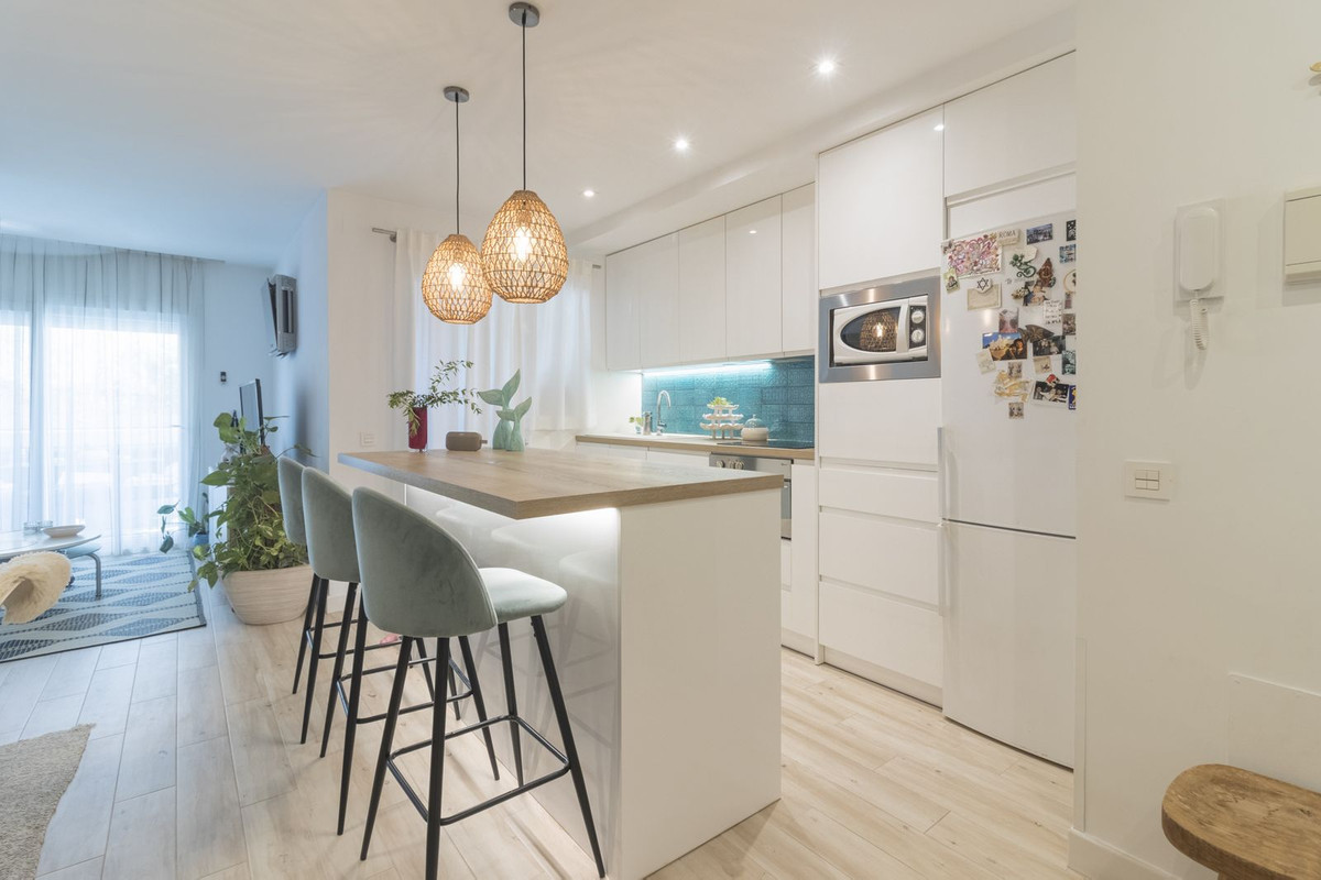 Te koop Middle Floor Apartment Costa Del Sol Benalmadena € 455.000,-