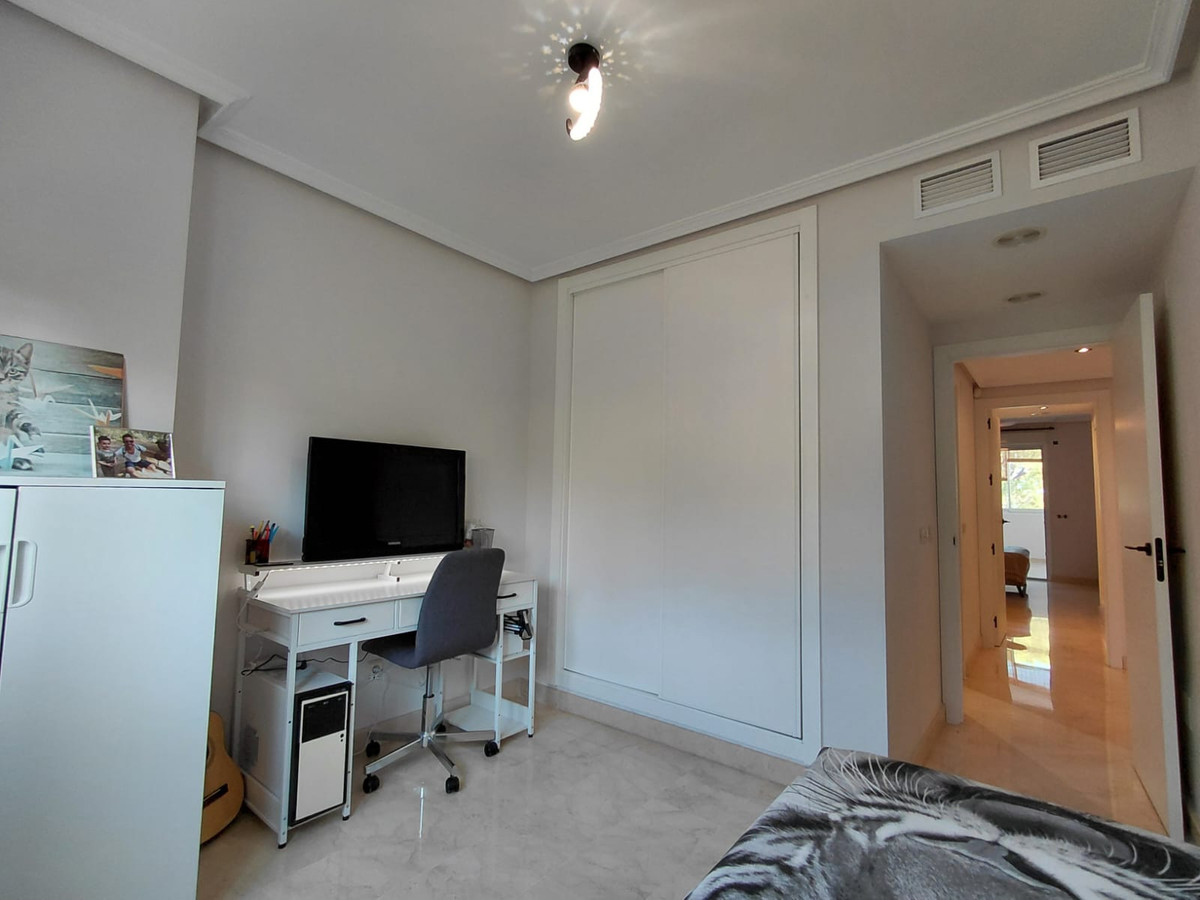 Te koop Middle Floor Apartment Costa Del Sol Nagüeles € 540.000,-