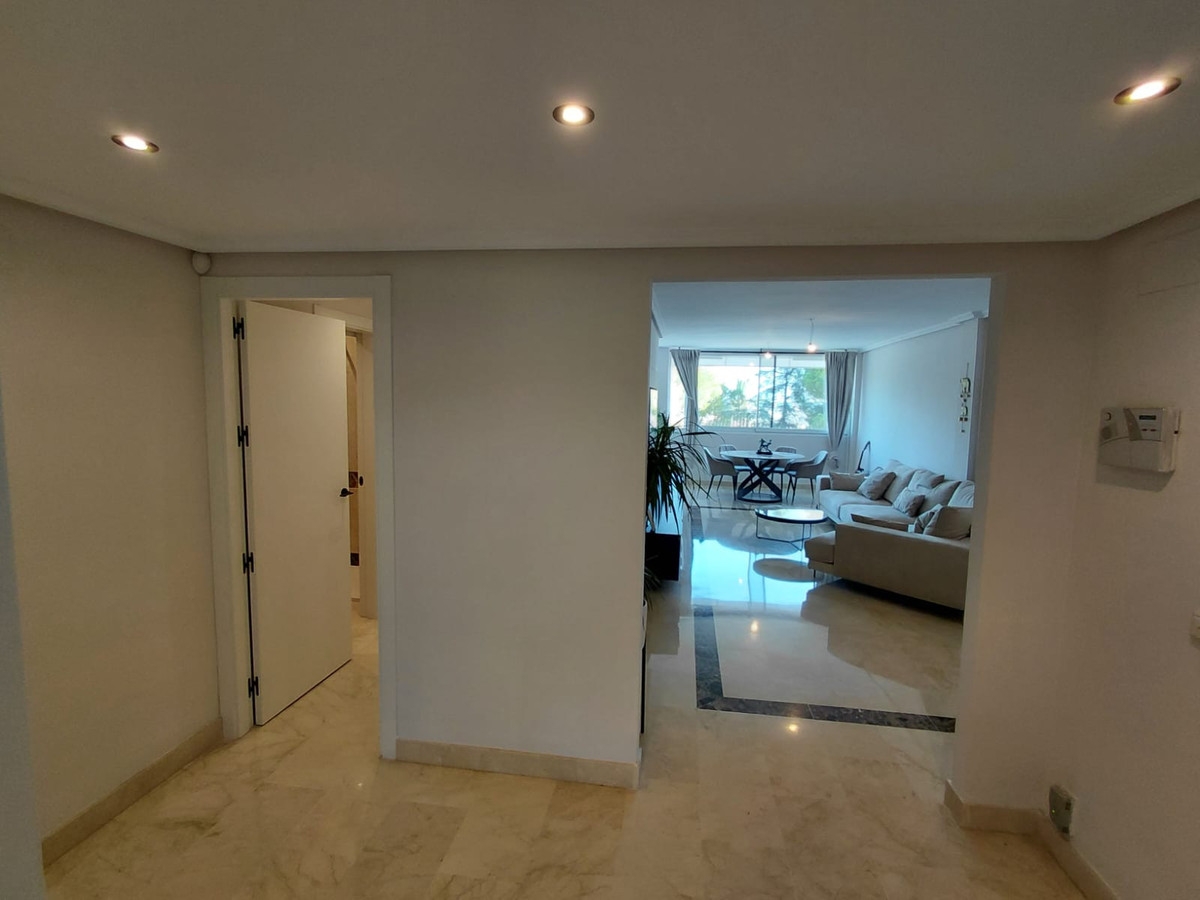 Te koop Middle Floor Apartment Costa Del Sol Nagüeles € 540.000,-