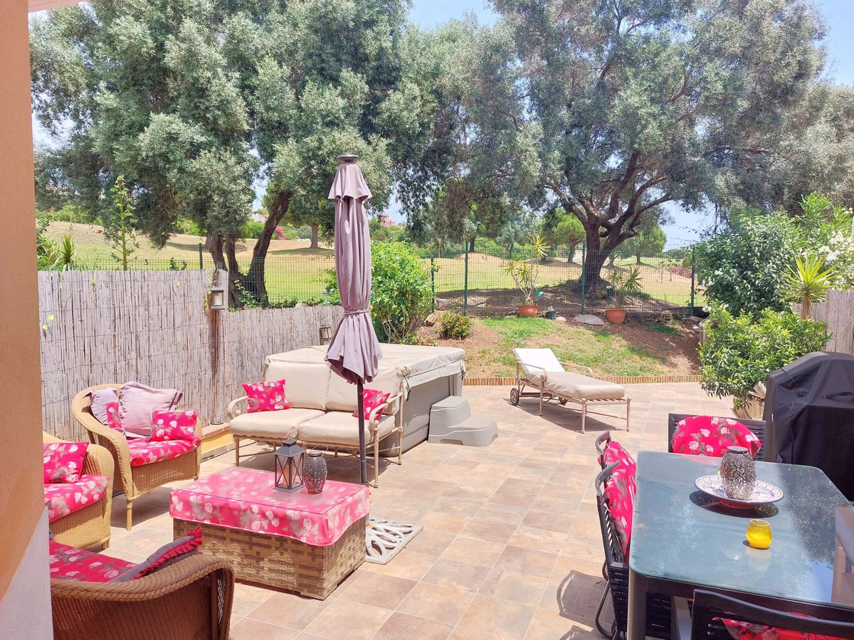 Te koop Herenhuis Costa Del Sol La Duquesa € 345.000,-