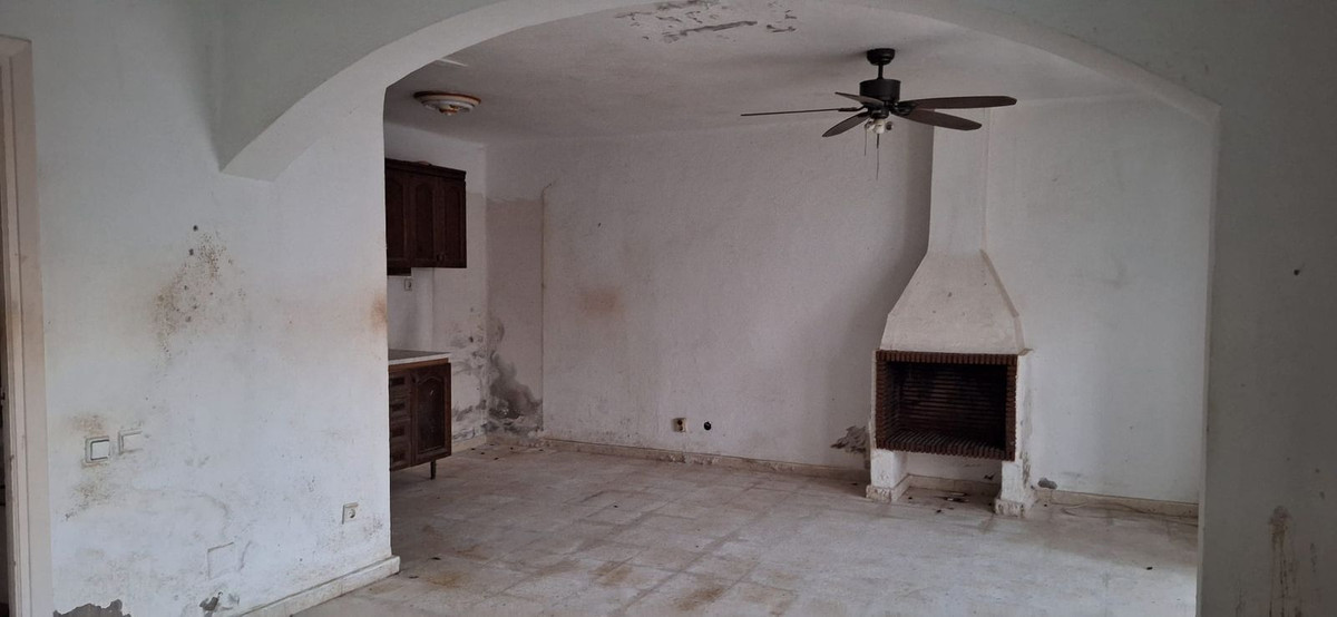 Te koop Herenhuis Costa Del Sol Atalaya € 220.000,-