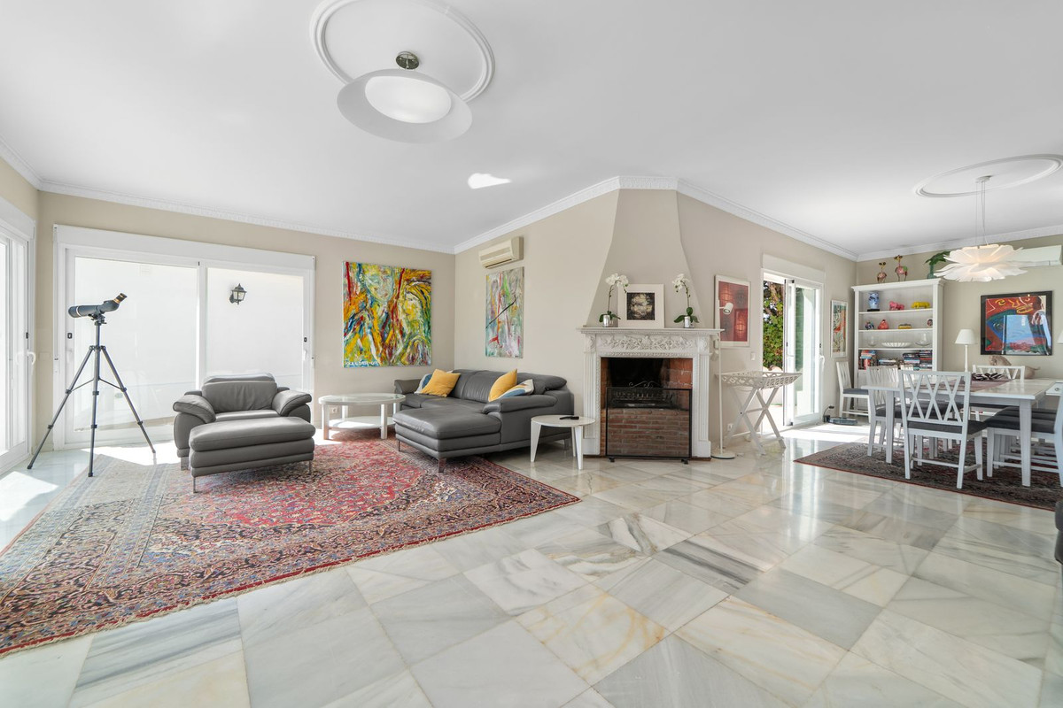 Te koop Vrijstaande Villa Costa Del Sol Sierrezuela € 1.795.000,-