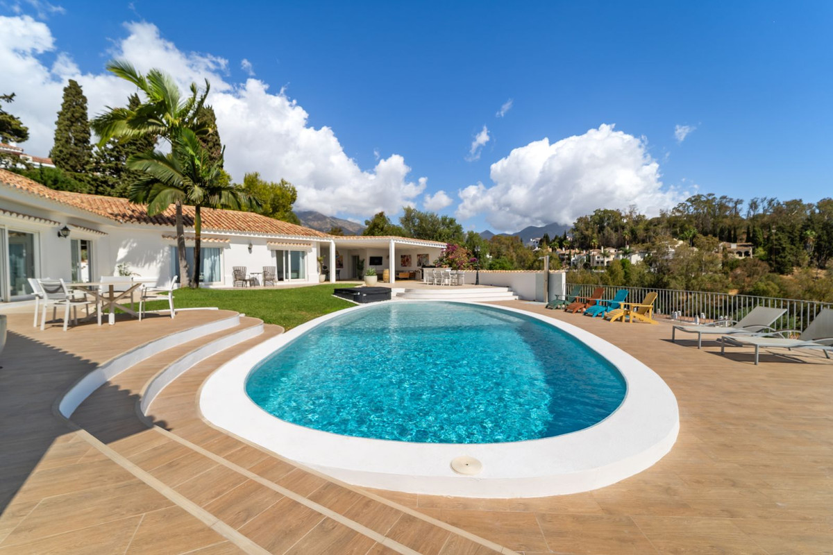 Te koop Vrijstaande Villa Costa Del Sol Sierrezuela € 1.795.000,-