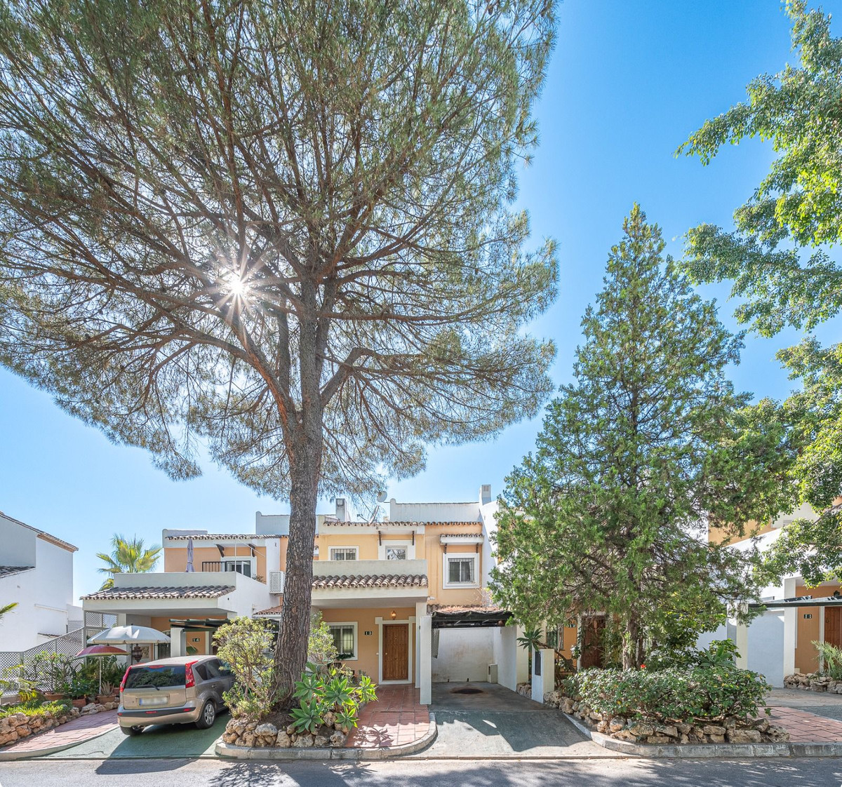 Te koop Herenhuis Costa Del Sol Benahavís € 689.000,-