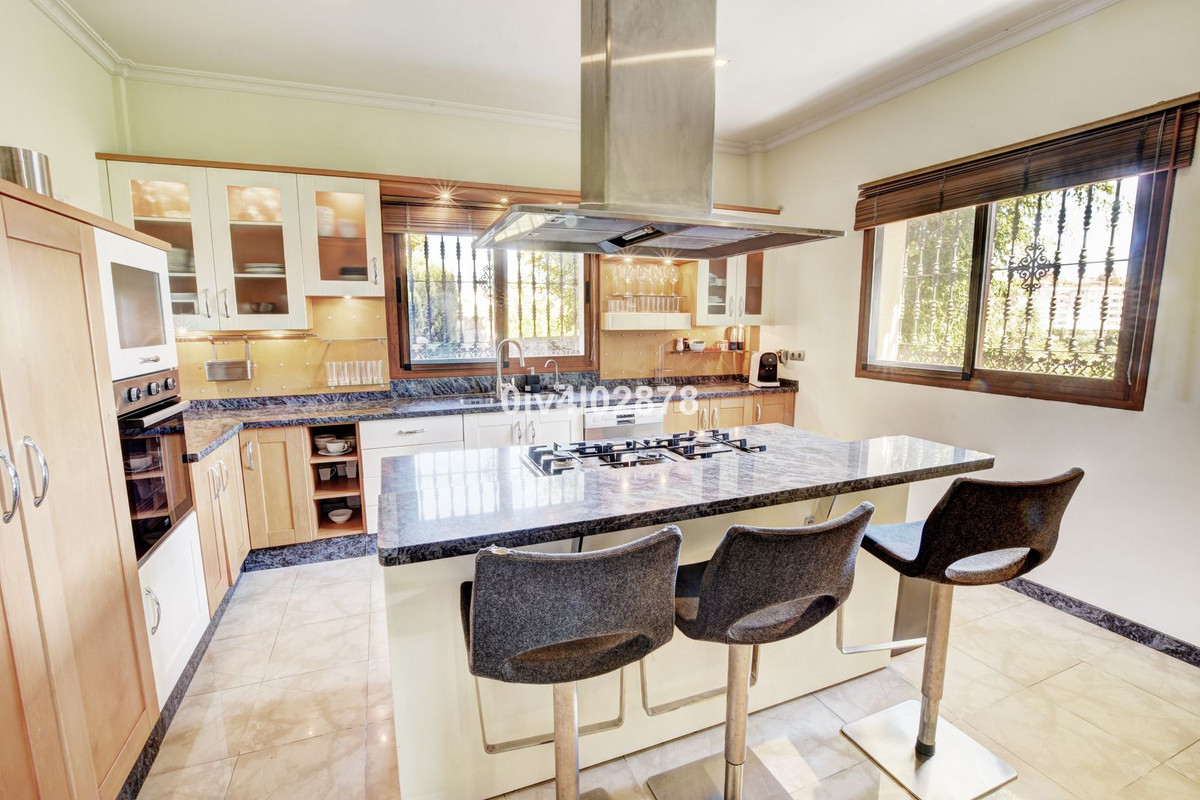 Te koop Vrijstaande Villa Costa Del Sol Benalmadena Costa € 1.890.000,-