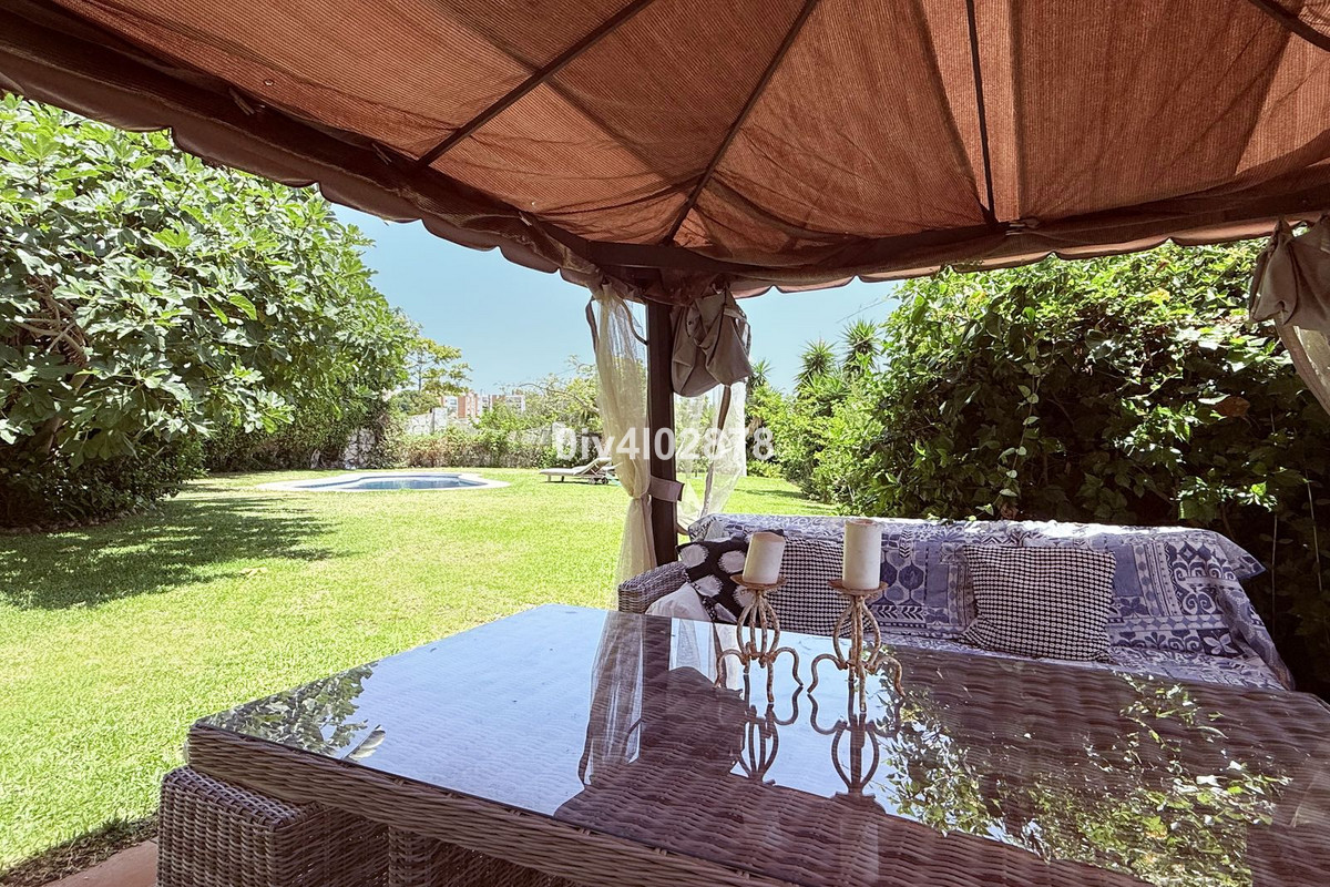 Te koop Vrijstaande Villa Costa Del Sol Benalmadena Costa € 1.890.000,-