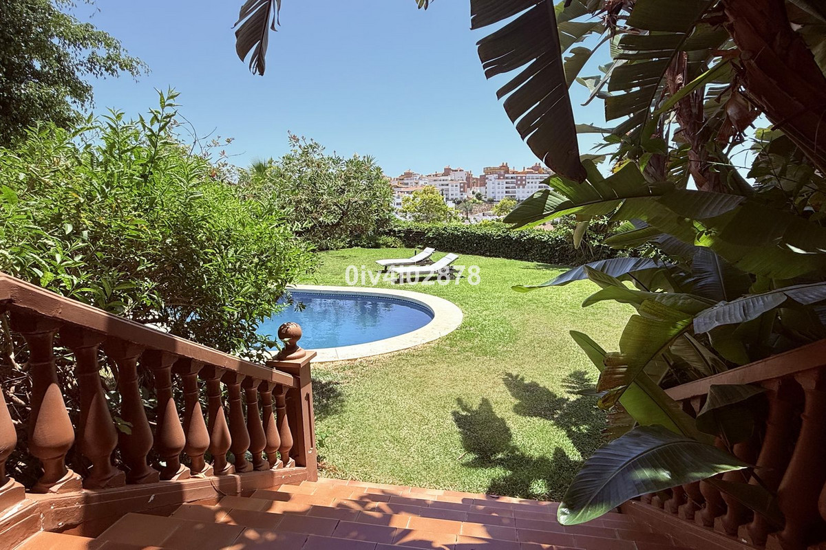 Te koop Vrijstaande Villa Costa Del Sol Benalmadena Costa € 1.890.000,-