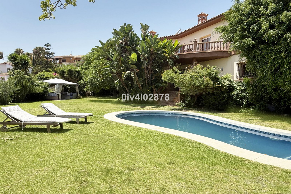 Te koop Vrijstaande Villa Costa Del Sol Benalmadena Costa € 1.890.000,-