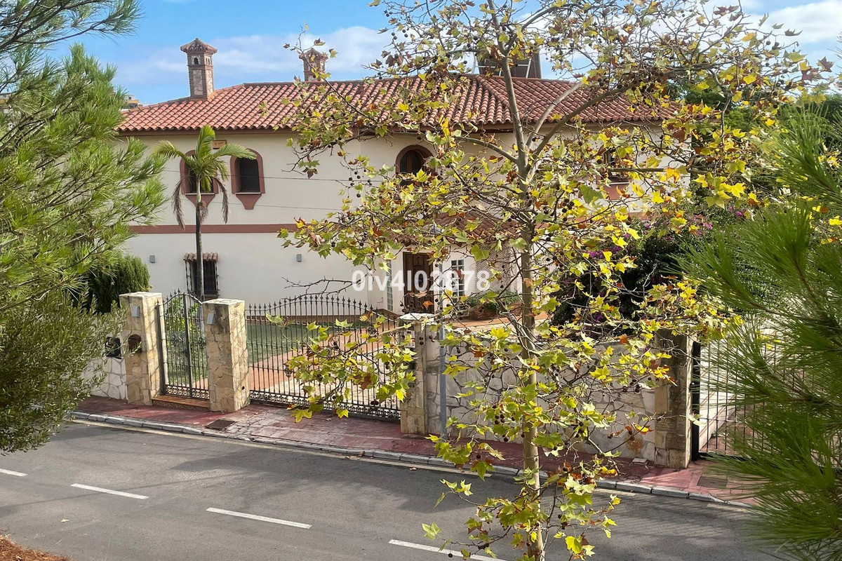 Te koop Vrijstaande Villa Costa Del Sol Benalmadena Costa € 1.890.000,-