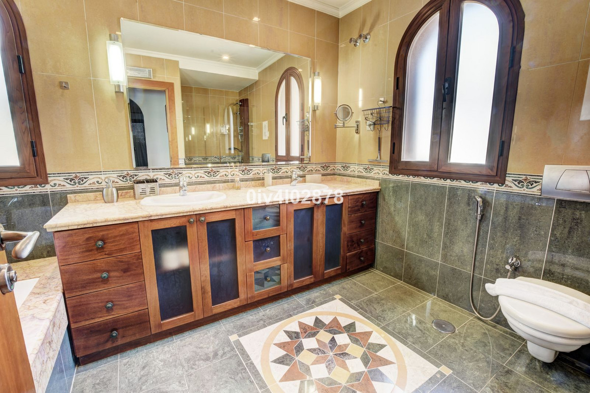 Te koop Vrijstaande Villa Costa Del Sol Benalmadena Costa € 1.890.000,-