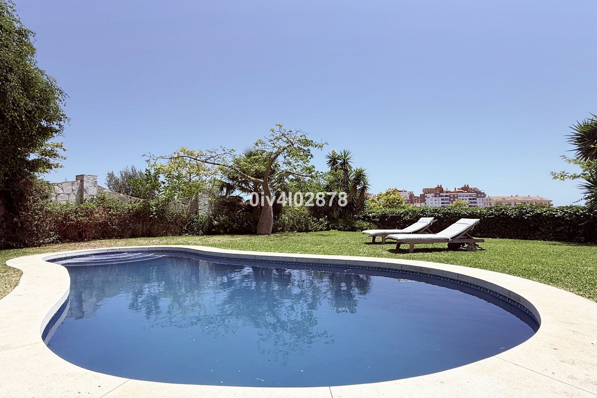 Te koop Vrijstaande Villa Costa Del Sol Benalmadena Costa € 1.890.000,-