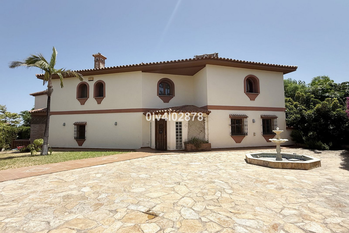 Te koop Vrijstaande Villa Costa Del Sol Benalmadena Costa € 1.890.000,-