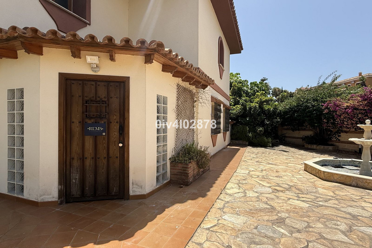 Te koop Vrijstaande Villa Costa Del Sol Benalmadena Costa € 1.890.000,-