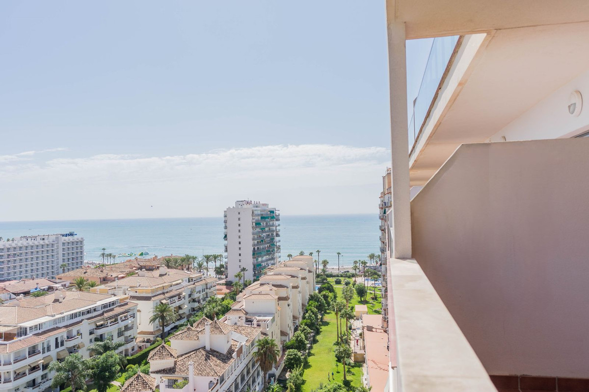 Te koop Middle Floor Apartment Costa Del Sol Benalmadena € 295.000,-
