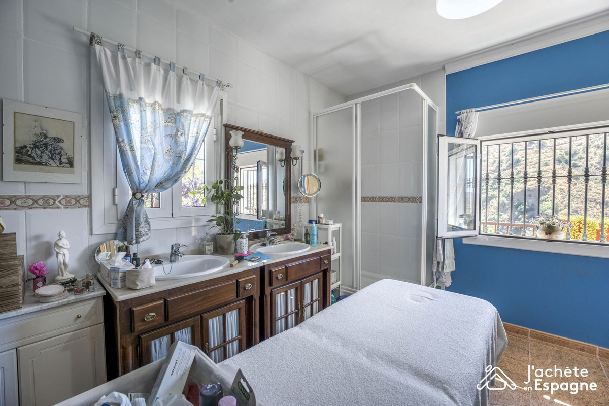 Te koop Vrijstaande Villa Costa Del Sol Canillas De Aceituno € 320.000,-