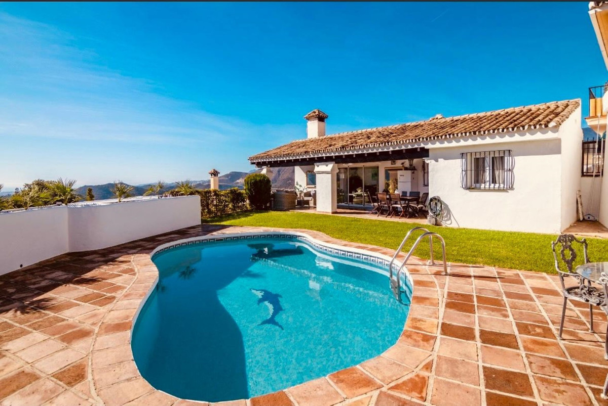 Te koop Vrijstaande Villa Costa Del Sol Istán € 1.200.000,-