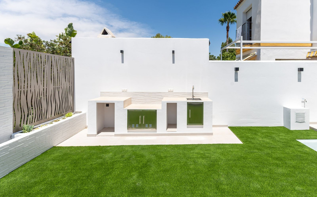 Te koop Herenhuis Costa Del Sol New Golden Mile € 695.000,-