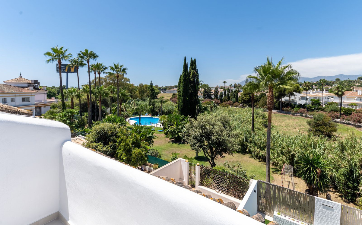 Te koop Herenhuis Costa Del Sol New Golden Mile € 695.000,-